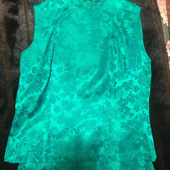 Vintage kelly green satin jacquard ladies two piece dress - Picture 4 of 11